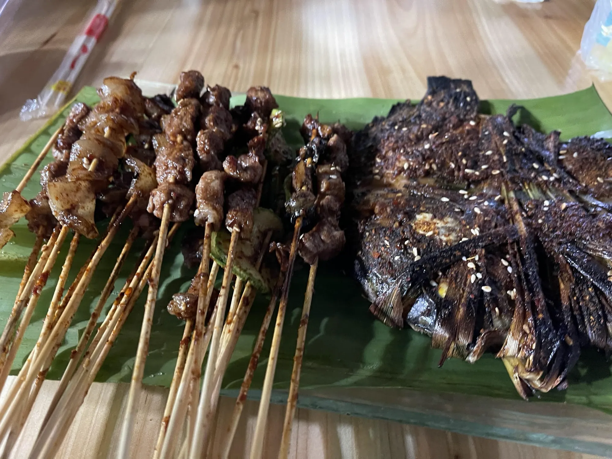 叶子上的烤串