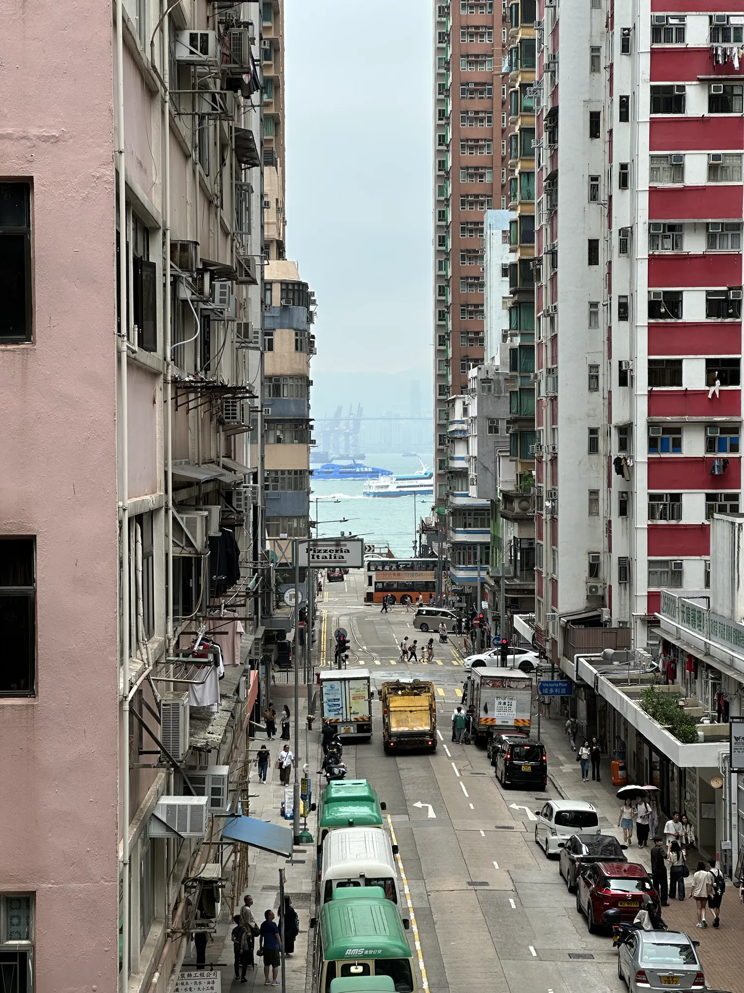 电车经过的街道